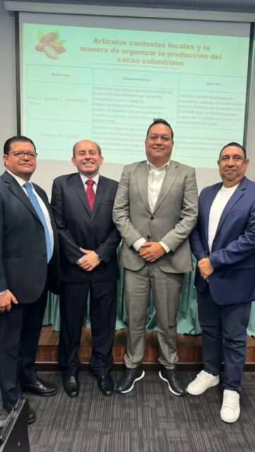 Cada sustentación de tesis representa un paso fundamental hacia la culminación de los estudios. 🎓
En este proceso, nuestros estudiantes cuentan con el acompañamiento de un equipo académico conformado por el director del programa, el jurado y el asesor de tesis, quienes aportan su experiencia y conocimiento para orientar, evaluar y fortalecer cada proyecto.
Porque detrás de cada investigación hay esfuerzo, aprendizaje y acompañamiento. 💙
¡Seguimos formando profesionales capaces de transformar el mundo!
