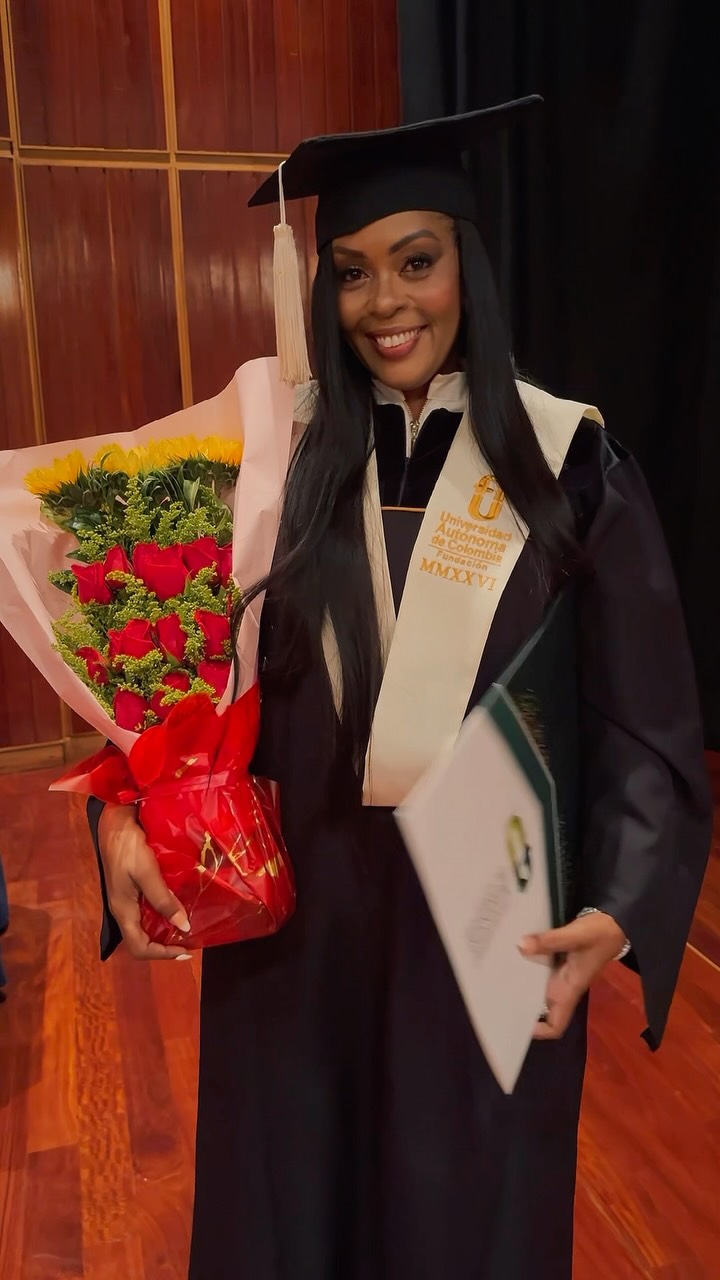 🎓Hoy celebramos el esfuerzo, la dedicación y la perseverancia de nuestros graduados de la Universidad Autónoma de Colombia. 💙

Cada título representa un camino recorrido y el comienzo de nuevos retos y oportunidades.

¡Felicitaciones, graduados! Que este logro sea el inicio de todo lo que está por venir. ✨

#SoyAutónoma #GraduadosFUAC #MetaCumplida #FUAC